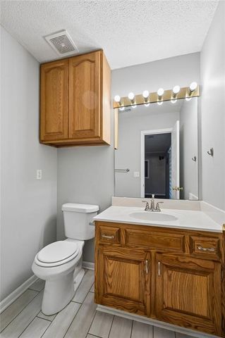 4904 Rosehill Drive, Shawnee, KS 66216