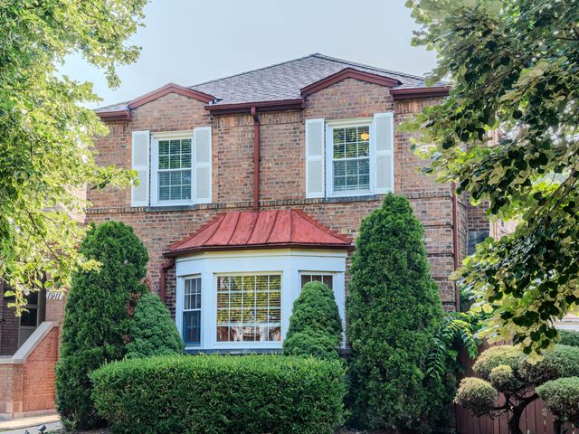 1907 N Rutherford Avenue, Chicago, IL 60707