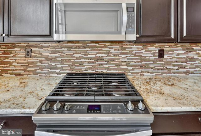 27 LINCOLN DR, Downingtown, PA 19335