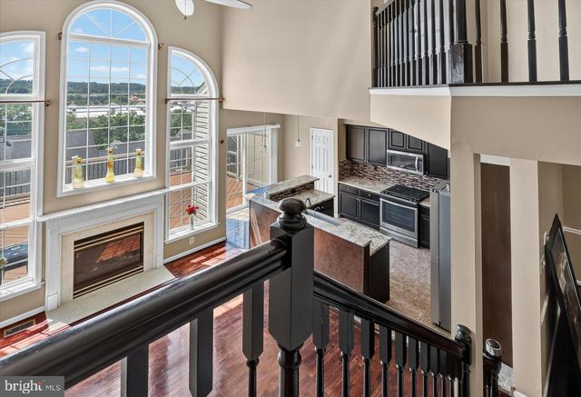 27 LINCOLN DR, Downingtown, PA 19335