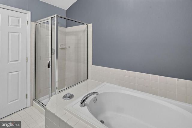 27 LINCOLN DR, Downingtown, PA 19335