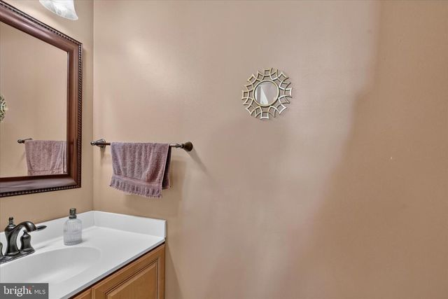 27 LINCOLN DR, Downingtown, PA 19335