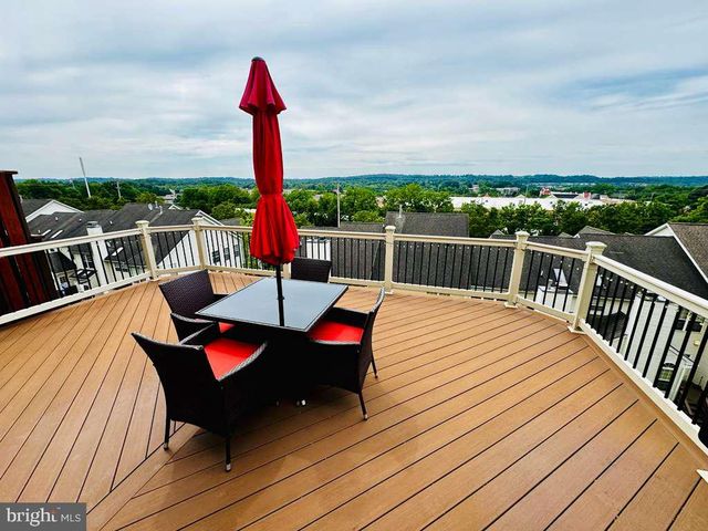 27 LINCOLN DR, Downingtown, PA 19335