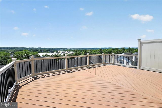 27 LINCOLN DR, Downingtown, PA 19335