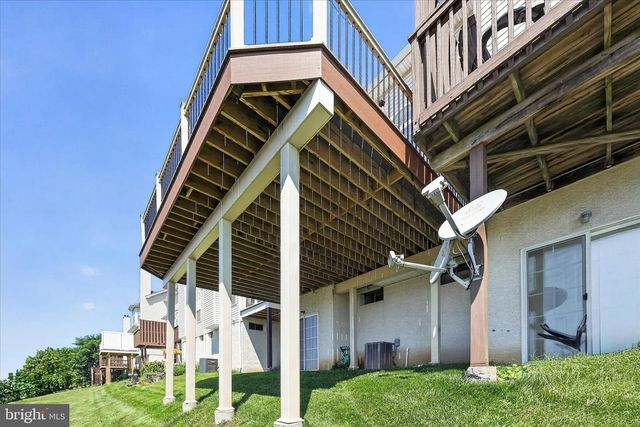 27 LINCOLN DR, Downingtown, PA 19335