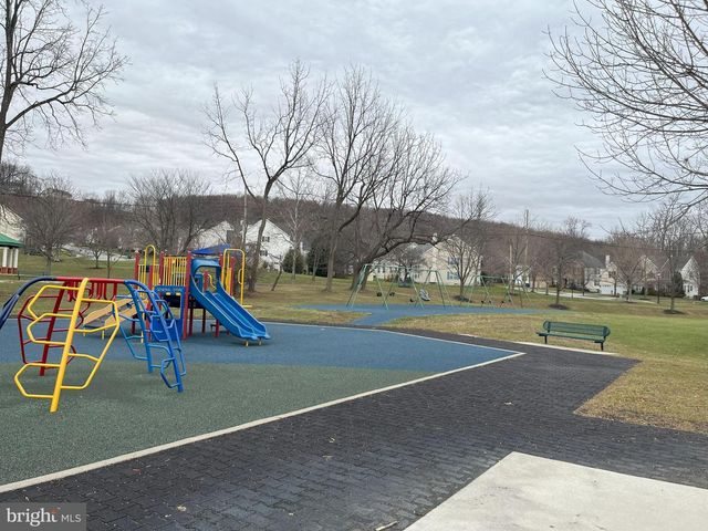 27 LINCOLN DR, Downingtown, PA 19335