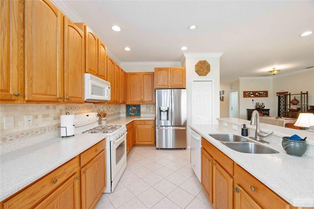 4164 MACKAY FALLS TERRACE, Sarasota, FL 34243