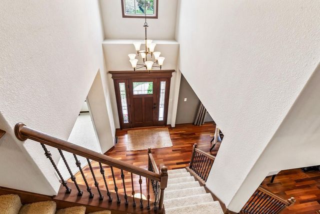 1707 Coldwater Creek DRIVE, Waukesha, WI 53188