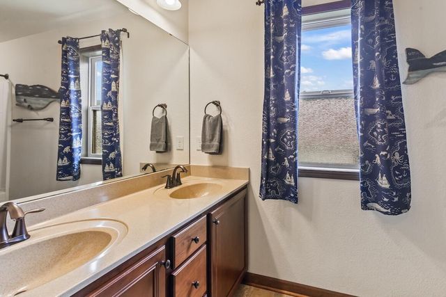 1707 Coldwater Creek DRIVE, Waukesha, WI 53188