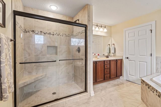 1707 Coldwater Creek DRIVE, Waukesha, WI 53188
