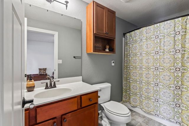 1707 Coldwater Creek DRIVE, Waukesha, WI 53188