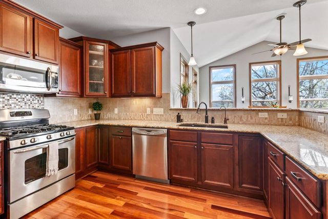 1707 Coldwater Creek DRIVE, Waukesha, WI 53188
