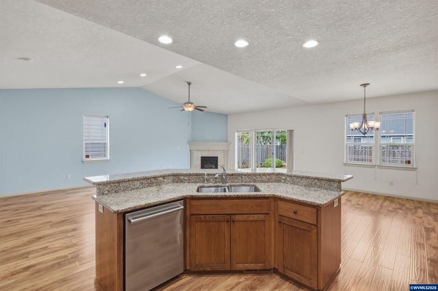6087 SE Rolletti Dr, Salem, OR 97306