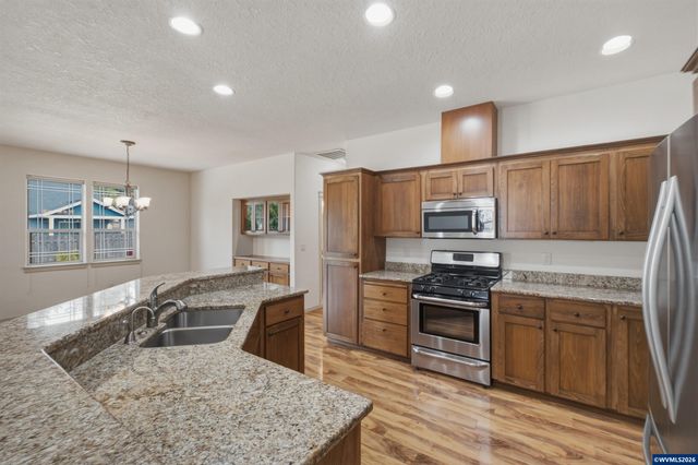 6087 SE Rolletti Dr, Salem, OR 97306