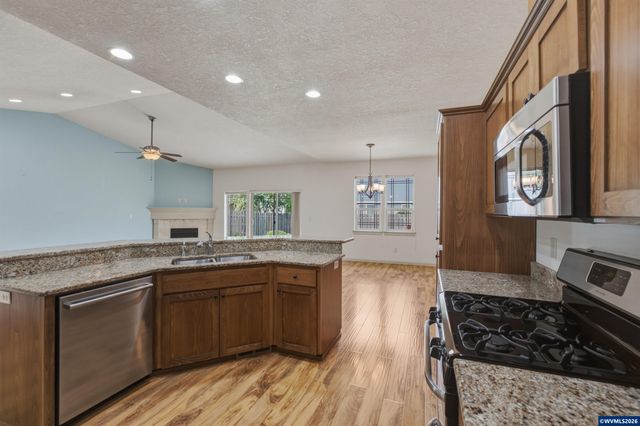6087 SE Rolletti Dr, Salem, OR 97306