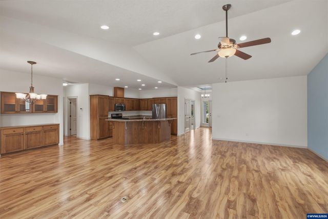 6087 SE Rolletti Dr, Salem, OR 97306