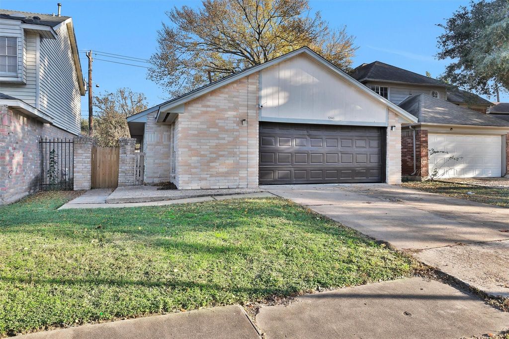 12443 S Rachlin Circle, Houston, TX 77071