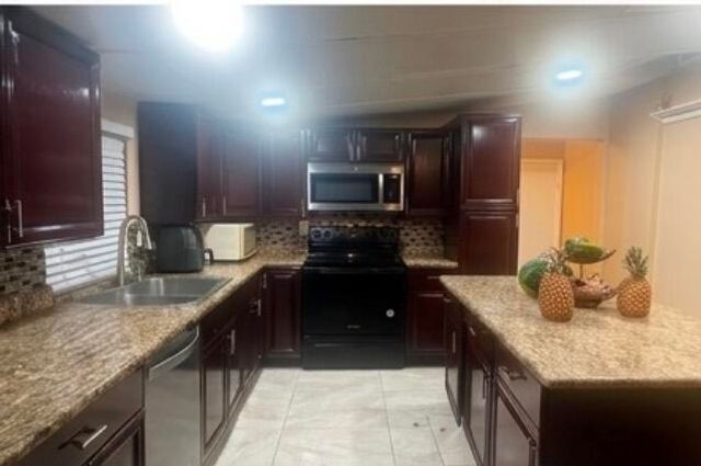 729 Ilex Court, West Palm Beach, FL 33403