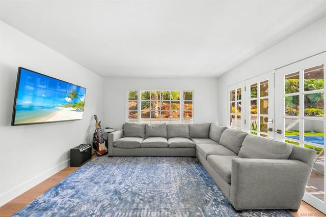 1121 Via Carolina, La Jolla, CA 92037