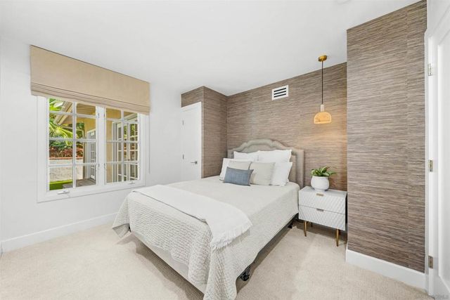 1121 Via Carolina, La Jolla, CA 92037