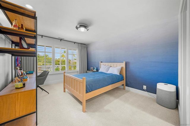 1121 Via Carolina, La Jolla, CA 92037