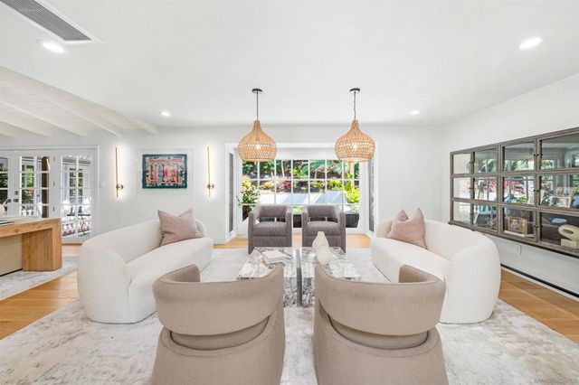 1121 Via Carolina, La Jolla, CA 92037