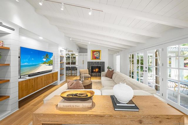 1121 Via Carolina, La Jolla, CA 92037