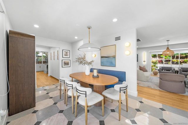 1121 Via Carolina, La Jolla, CA 92037