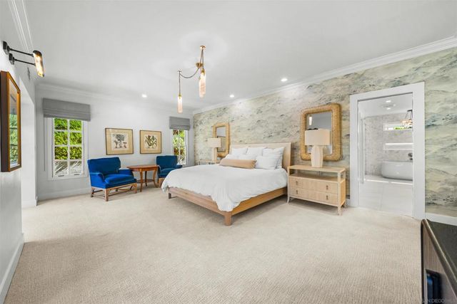 1121 Via Carolina, La Jolla, CA 92037