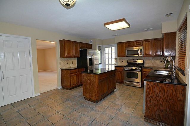 16006 Maple Acres Court, Houston, TX 77095