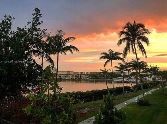 18041 Biscayne Blvd 1405, Aventura, FL 33160