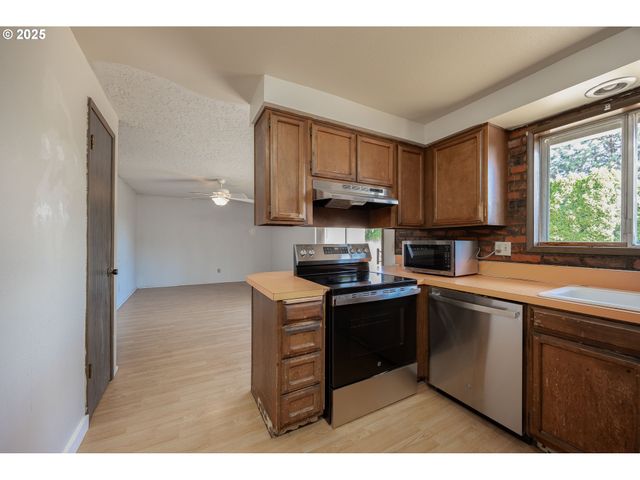 1705 Nw TERRACE St, Vancouver, WA 98685