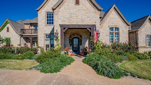 3400 Sundance Court, Granbury, TX 76049