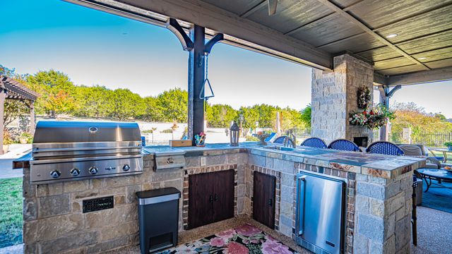 3400 Sundance Court, Granbury, TX 76049