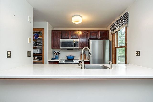 64 Glengarry Drive, Stratham, NH 03885
