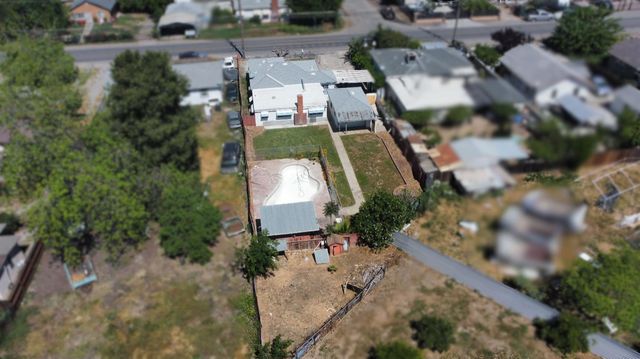 1104 Beverly Dr, Modesto, CA 95351