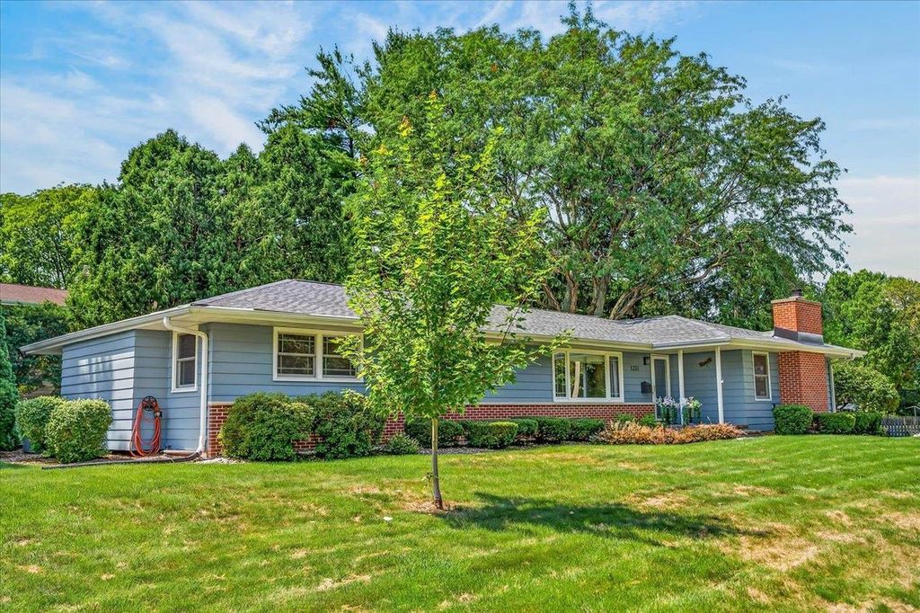 6201 Piping Rock Road, Madison, WI 53711