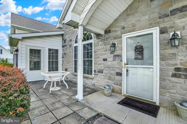 2170 KNOB HILL RD, York, PA 17403