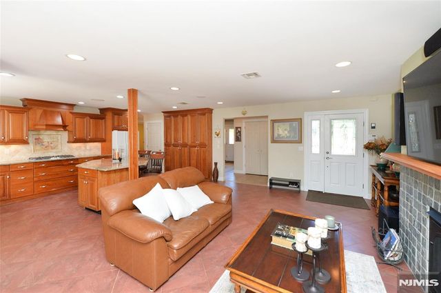 513 Boulevard, New Milford, NJ 07646