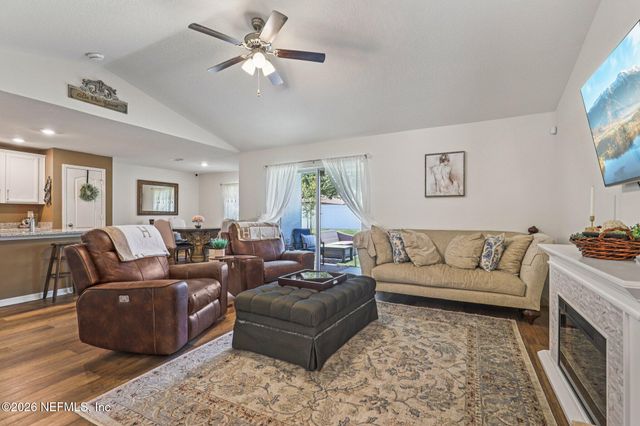 13 BURTON Place, Palm Coast, FL 32137