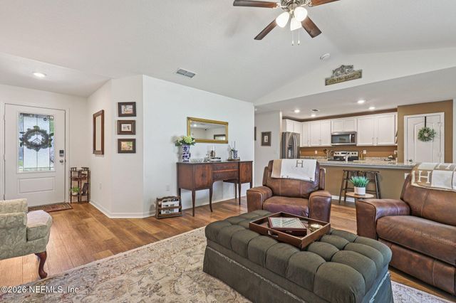 13 BURTON Place, Palm Coast, FL 32137