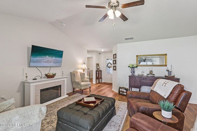 13 BURTON Place, Palm Coast, FL 32137