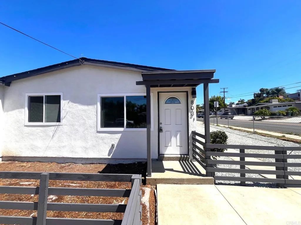 803 N Citrus Avenue, Vista, CA 92084