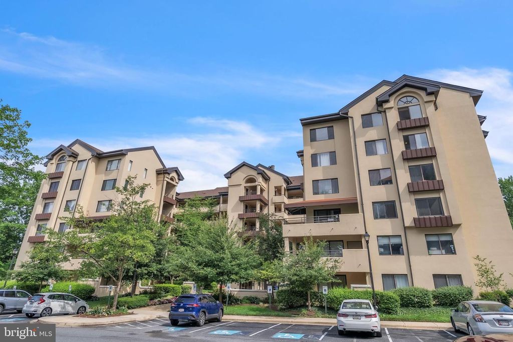 6060 CALIFORNIA CIR #109, Rockville, MD 20852