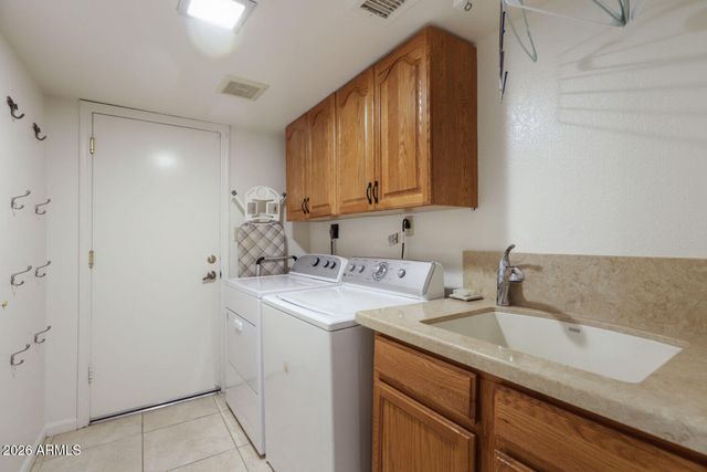 250 E HACKAMORE Street, Mesa, AZ 85201