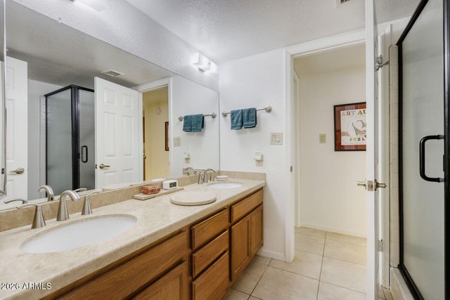 250 E HACKAMORE Street, Mesa, AZ 85201