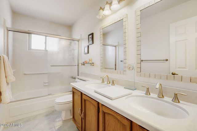 250 E HACKAMORE Street, Mesa, AZ 85201