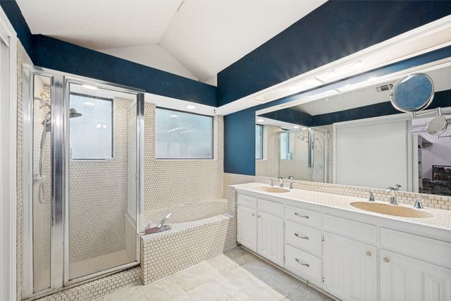 2512 Winding Hollow Lane, Arlington, TX 76006