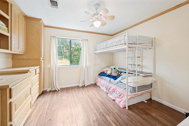 2512 Winding Hollow Lane, Arlington, TX 76006