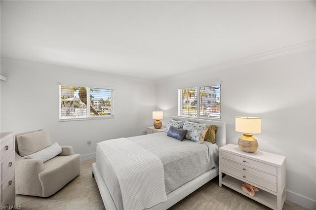 1417 Chesapeake AVE 104, Naples, FL 34102